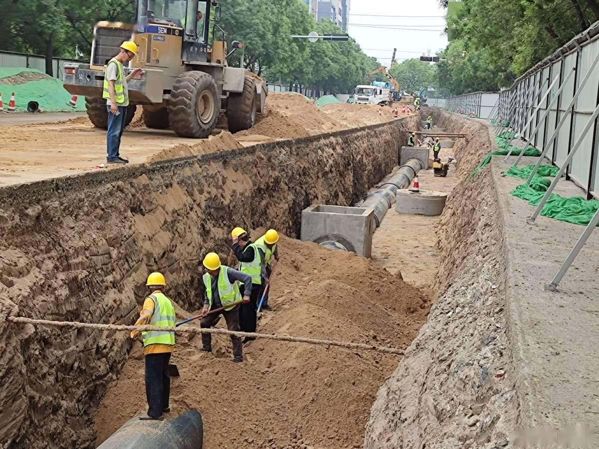 古槐路雨污分流工程进展顺利 累计安装管道3600米，预计6月底完成施工